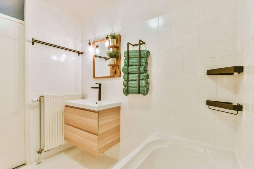 small bathroom remodel Edmonds home with floating vanity and modern tile
